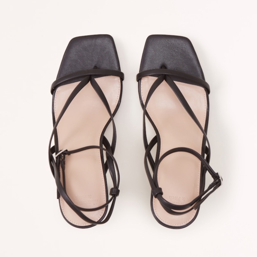 ABERCROMBIE black strappy heel size 8.5